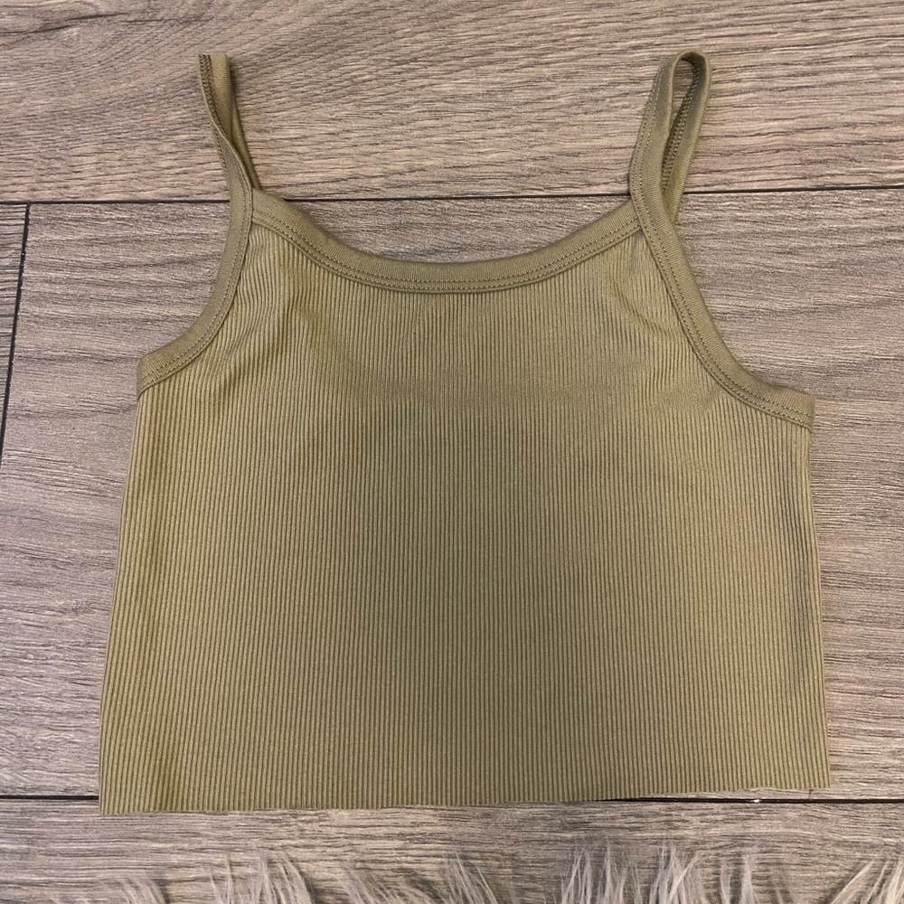 green cropped tank top